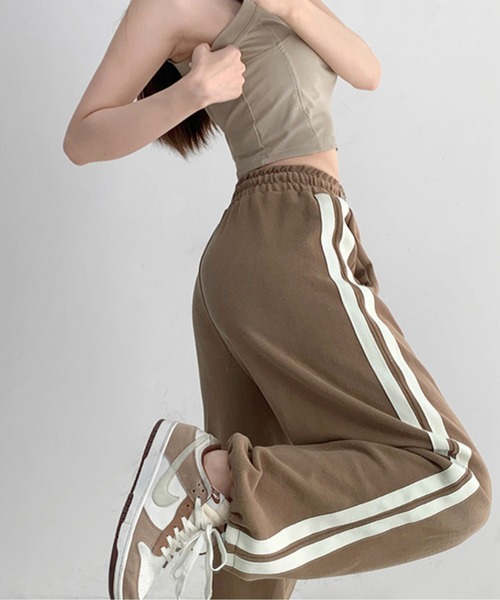 Chick（チック）の「サイドラインスウェットパンツ（その他パンツ・レディース・チャコールグレー/ブラック/ベージュ/ブルー・M/L/S）」の3枚目の写真