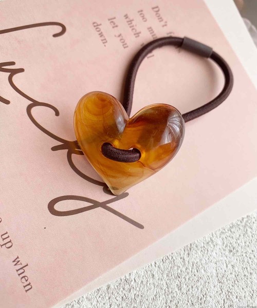 TONE SELECT GOODS(トーンセレクトグッズ)の「pur chouchou/フラワー ハート ヘアゴム P4073(ヘアゴム・レディース・アイボリー/グリーン/グレー/ブラウン/ネイビー/ピンク/ホワイト系その他/ブラウン系その他/ピンク系その他/グリーン系その他/ブルー系その他・FREE)」の4枚目の写真