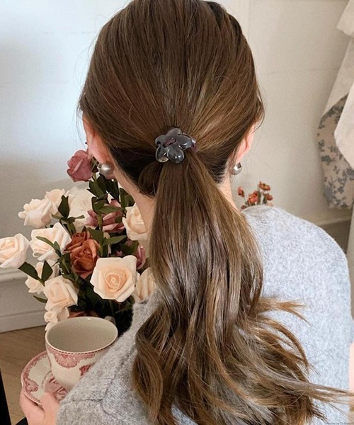 TONE SELECT GOODS(トーンセレクトグッズ)の「pur chouchou/フラワー ハート ヘアゴム P4073(ヘアゴム・レディース・アイボリー/グリーン/グレー/ブラウン/ネイビー/ピンク/ホワイト系その他/ブラウン系その他/ピンク系その他/グリーン系その他/ブルー系その他・FREE)」の3枚目の写真