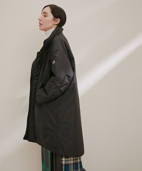 DESCENTE ALLTERRAIN（デサント　オルテライン）の「【DESCENTE ALLTERRAIN 81（デサントオルテライン）】別注撥水モンスターパーカー（その他アウター・レディース・シルバー/ブラック・FREE）」の7枚目の写真