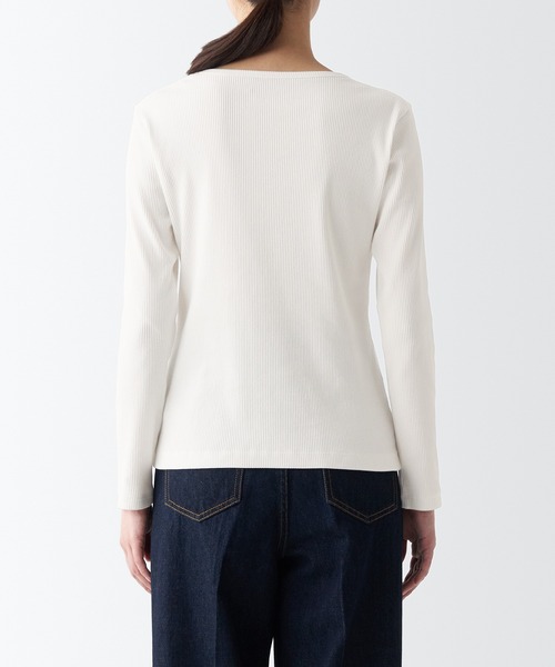 無印良品(ムジルシリョウヒン)の「ストレッチリブ編みクルーネック長袖Tシャツ(Tシャツ/カットソー・レディース・オフホワイト/ブラック/ブルー/ライトパープル/ホワイト系3/ブラック系・XL/XXL/XS/L/S/M)」の21枚目の写真