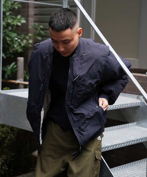 FIRST DOWN（ファーストダウン）の「FDU-REVERSIBLE DOWN MA-1 DICROS MAURI（ダウンジャケット/コート・メンズ・ネイビー・XL/L/M）」の13枚目の写真
