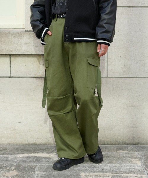 COLONY 2139（コロニートゥーワンスリーナイン）の「ヘビーツイルストレッチパラシュートパンツ（カーゴパンツ・メンズ・カーキ/ブラック・MEDIUM/LARGE）」の4枚目の写真