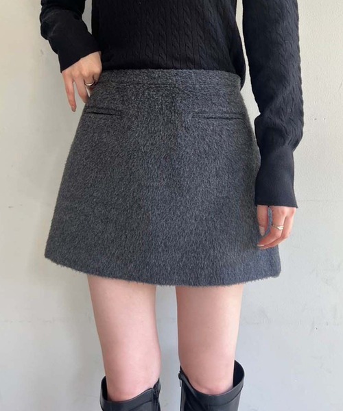one after another NICE CLAUP(ワンアフターアナザーナイスクラップ)の「シャギーポケットミニスカート(スカート・レディース・ベージュ系その他/チャコールグレー/アイボリー/グレー系その他・FREE)」の1枚目の写真