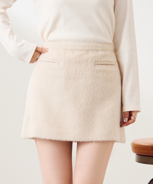 one after another NICE CLAUP(ワンアフターアナザーナイスクラップ)の「シャギーポケットミニスカート(スカート・レディース・ベージュ系その他/チャコールグレー/アイボリー/グレー系その他・FREE)」の2枚目の写真