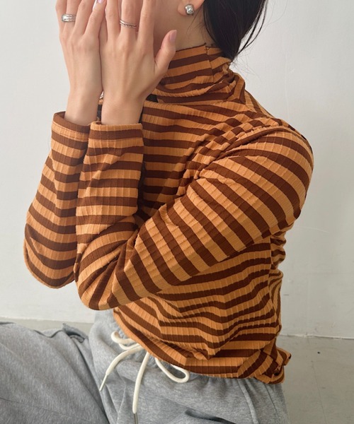 CLEA(クレア)の「カラーボーダーハイネックトップス(Tシャツ/カットソー・レディース・グリーン/ブラック/レッド/ブラウン/オレンジ・FREE)」の22枚目の写真