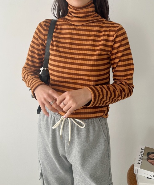 CLEA(クレア)の「カラーボーダーハイネックトップス(Tシャツ/カットソー・レディース・グリーン/ブラック/レッド/ブラウン/オレンジ・FREE)」の21枚目の写真