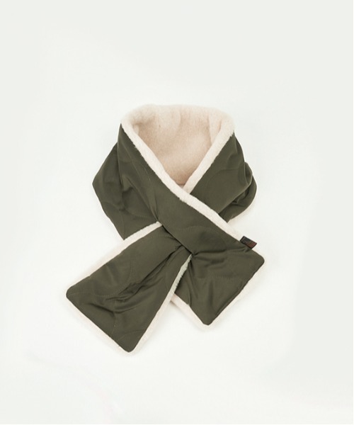 SUBLIME（サブライム）の「【SUBLIME / サブライム】キルティング＆ボア リバーシブル マフラー キャンプ アウトドア ユニセックス 大人カジュアル（マフラー・レディース・モカ/オリーブ/ブラック/グレー・FREE）」の6枚目の写真