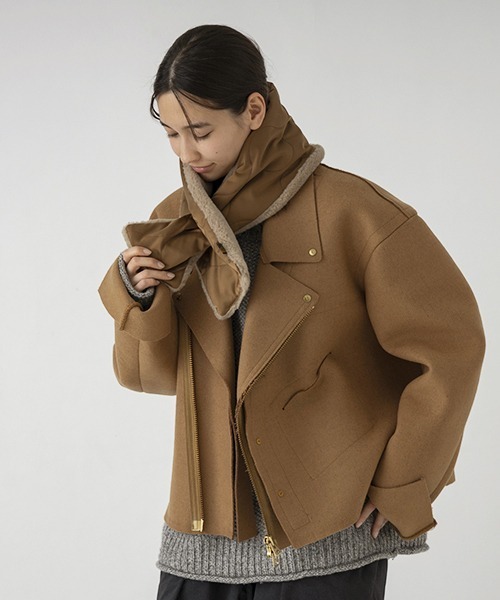 SUBLIME（サブライム）の「【SUBLIME / サブライム】キルティング＆ボア リバーシブル マフラー キャンプ アウトドア ユニセックス 大人カジュアル（マフラー・レディース・モカ/オリーブ/ブラック/グレー・FREE）」の5枚目の写真