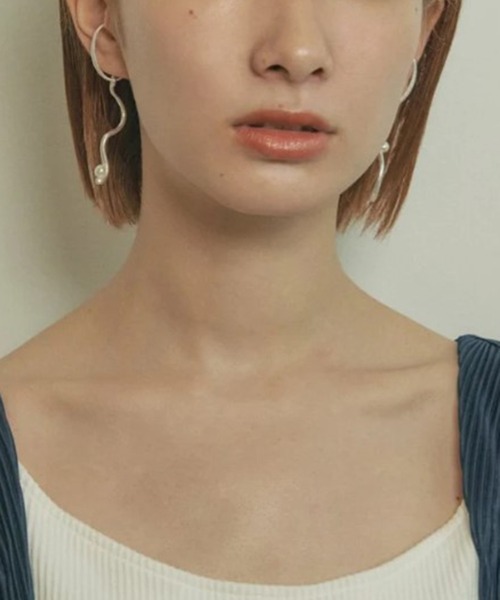 GOLDY(ゴールディ)の「【GOLDY】スウィング パール ウェービー イヤーカフ / 2230702 ※(イヤーカフ・レディース・ゴールド系その他2/シルバー/ゴールド/シルバー系その他・FREE)」の8枚目の写真