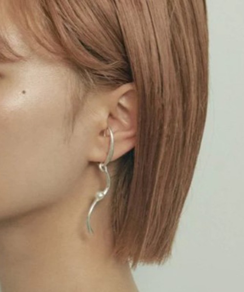 GOLDY(ゴールディ)の「【GOLDY】スウィング パール ウェービー イヤーカフ / 2230702 ※(イヤーカフ・レディース・ゴールド系その他2/シルバー/ゴールド/シルバー系その他・FREE)」の7枚目の写真