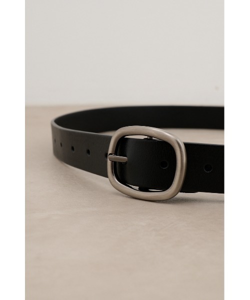 AZUL by moussy（アズールバイマウジー）の「ロングレザーナローベルト（ベルト・メンズ・ブラック/グレー・FREE）」の9枚目の写真