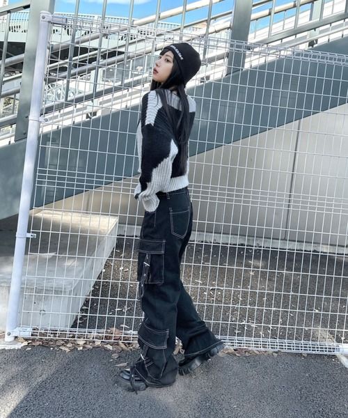 LVEU.（ラブユ.）の「【LVEU.】ステッチデザインデニムカーゴパンツ / ボトムス デニム パンツ ワイド ルーズ ブラック ステッチ ベルト カーゴ ワーク（カーゴパンツ・レディース・ブラック・FREE）」の5枚目の写真