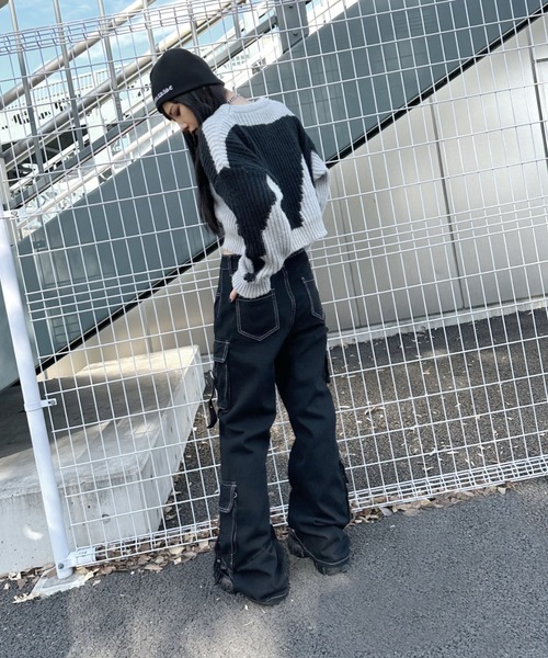 LVEU.（ラブユ.）の「【LVEU.】ステッチデザインデニムカーゴパンツ / ボトムス デニム パンツ ワイド ルーズ ブラック ステッチ ベルト カーゴ ワーク（カーゴパンツ・レディース・ブラック・FREE）」の6枚目の写真