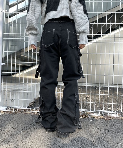 LVEU.（ラブユ.）の「【LVEU.】ステッチデザインデニムカーゴパンツ / ボトムス デニム パンツ ワイド ルーズ ブラック ステッチ ベルト カーゴ ワーク（カーゴパンツ・レディース・ブラック・FREE）」の8枚目の写真