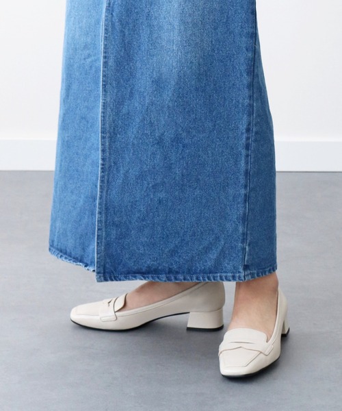 inter-chaussures(インターショシュール)の「【INTER-CHAUSSURES】スクエアトウヒールアップローファー(I41627)(ローファー・レディース・ブラック/ライトベージュ・37/36/35/38/39)」の2枚目の写真