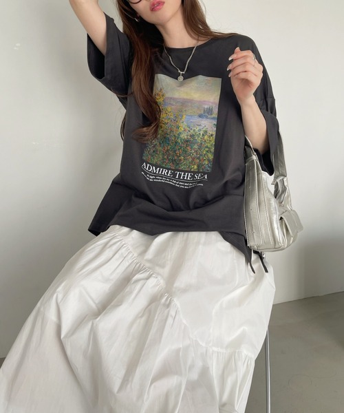 Ada.（エイダ）の「絵画プリント ビッグTシャツ（Tシャツ/カットソー・レディース・ブラック/オフホワイト/ブルー・FREE）」の7枚目の写真