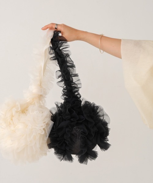 Bab（バブ）の「オーガンジーチュールフリルボディーバッグ（ボディバッグ/ウエストポーチ・レディース・ライトグレー/アイボリー/ブラック・FREE）」の5枚目の写真