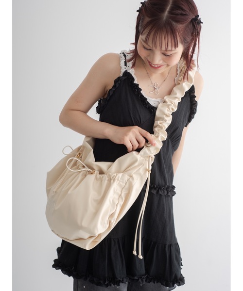 jumelle（ジュメロ）の「moon gather bodybag（ショルダーバッグ・レディース・ベージュ・FREE）」の6枚目の写真