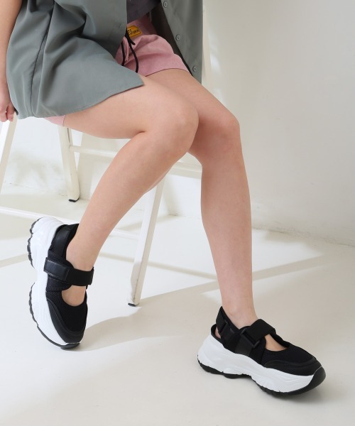 DEMETER(デメテル)の「軽量 厚底 ボリュームソール ベルクロストラップ スニーカーサンダル(サンダル・レディース・ブラック系その他/ブラック/ホワイト・S/M/L/LL)」の9枚目の写真