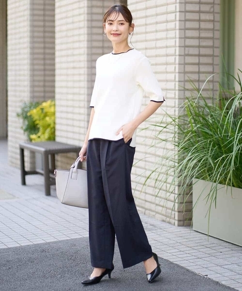 a.v.v(アーヴェヴェ)の「【洗える/UVカット/接触冷感】オックスストレッチワイドパンツ【Reflax】(その他パンツ・レディース・ライトグレー/ネイビー/モカ・34/36/38/40/42)」の7枚目の写真