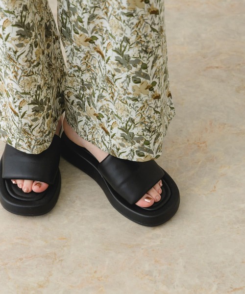 RODE SKO（ロデスコ）の「プラットフォームパフサンダル（サンダル・レディース・アイボリー/ブラック・38/37）」の22枚目の写真