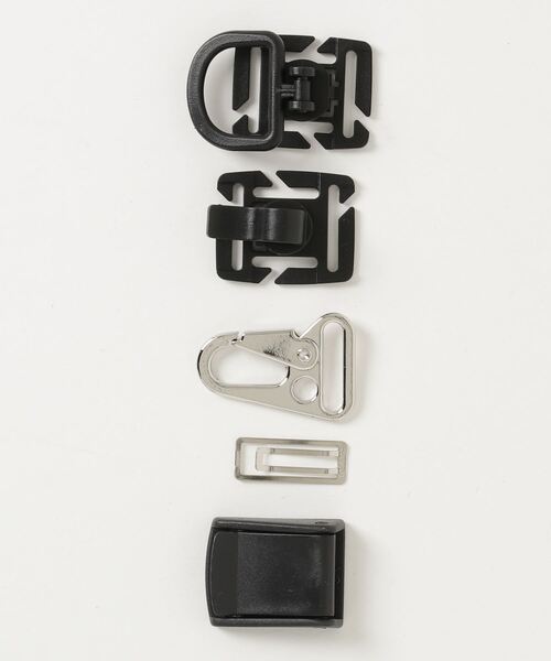 Chikashitsu +（チカシツプラス）の「ストリートファッション Chikashitsu + チカシツプラス side belt design cap サイドベルト デザインキャップ ボールキャップ 帽子 テック系ファッション 韓国ファッション 韓国ストリート（キャップ・メンズ・ブラック・ONE SIZE）」の4枚目の写真