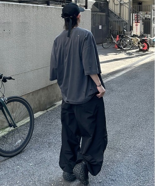 Chikashitsu +（チカシツプラス）の「ストリートファッション Chikashitsu + チカシツプラス side belt design cap サイドベルト デザインキャップ ボールキャップ 帽子 テック系ファッション 韓国ファッション 韓国ストリート（キャップ・メンズ・ブラック・ONE SIZE）」の12枚目の写真