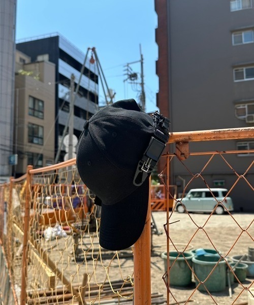 Chikashitsu +（チカシツプラス）の「ストリートファッション Chikashitsu + チカシツプラス side belt design cap サイドベルト デザインキャップ ボールキャップ 帽子 テック系ファッション 韓国ファッション 韓国ストリート（キャップ・メンズ・ブラック・ONE SIZE）」の21枚目の写真