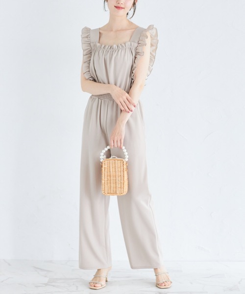 tocco closet(トッコ クローゼット)の「フリル付きウエストシャーリングカットオールインワン(つなぎ/オールインワン・レディース・グレイッシュベージュ/ブラック・M)」の2枚目の写真