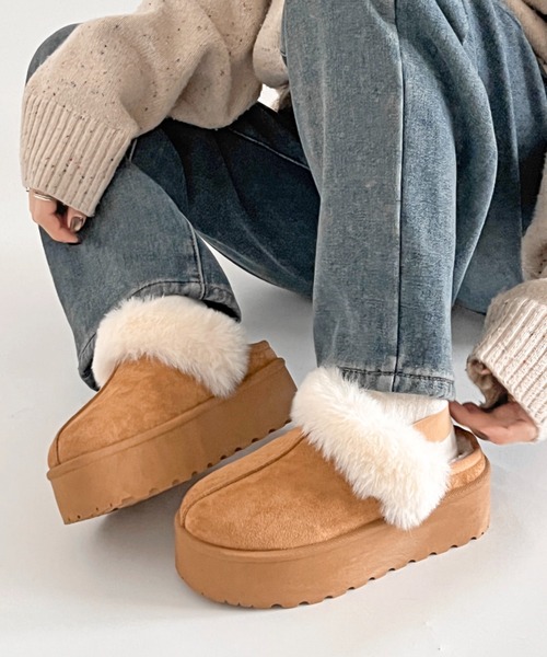 Shoes in Closet（シューズインクローゼット）の「【新色追加】軽量厚底 かかとバンド付 ボア ムートンサンダル 6824（スリッポン・レディース・ブラック/ブラウン系その他/ライトベージュ/キャメル・LL/S/M/L）」の4枚目の写真