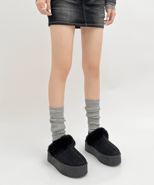 Shoes in Closet（シューズインクローゼット）の「【新色追加】軽量厚底 かかとバンド付 ボア ムートンサンダル 6824（スリッポン・レディース・ブラック/ブラウン系その他/ライトベージュ/キャメル・LL/S/M/L）」の16枚目の写真