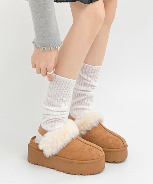 Shoes in Closet（シューズインクローゼット）の「【新色追加】軽量厚底 かかとバンド付 ボア ムートンサンダル 6824（スリッポン・レディース・ブラック/ブラウン系その他/ライトベージュ/キャメル・LL/S/M/L）」の13枚目の写真