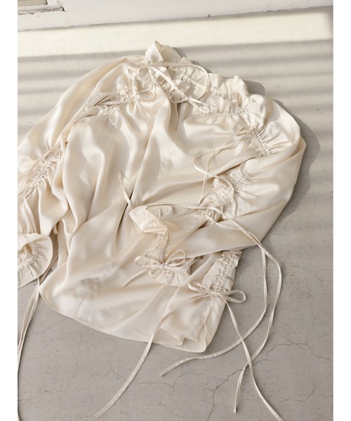 Katrin TOKYO（カトリーントーキョー）の「many ribbon satin blouse（シャツ/ブラウス・レディース・ネイビー/ピンク/アイボリー・FREE/XS）」の2枚目の写真