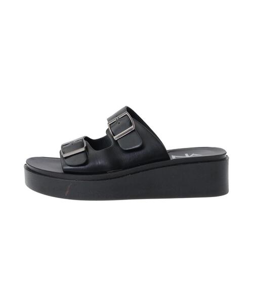 Green　Parks（グリーンパークス）の「・LENA　バックル付サンダル（サンダル・レディース・ブラック・L/LL/S/M）」の2枚目の写真