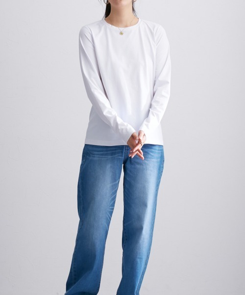 slattgir（スラットジール）の「高身長　綿混ＯＮにもOFFにも使えるキレイ見え長袖Ｔシャツ　（トールサイズ）（Tシャツ/カットソー・レディース・ネイビー/オフホワイト/ブラック・LL/L/M）」の7枚目の写真