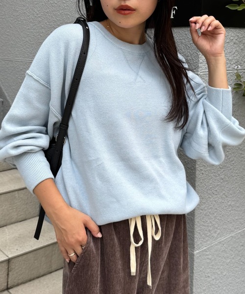 CIAOPANIC TYPY（チャオパニックティピー）の「≪お気に入り19万人突破≫【綿100％で洗える】16色展開スウェットライクボリュームスリーブニット（ニット/セーター・レディース・レッド/サーモンピンク/ブラウン/ホワイト/ピンク/ブルー/チャコールグレー/グレー/オフホワイト/カーキ/ブラック/オレンジ/ミント/イエロー/ブルー系その他/サックスブルー/ローズ/バーガンディー/グリーン系その他/ベージュ/パープル/ブルー系その他2・ONE SIZE）」の11枚目の写真