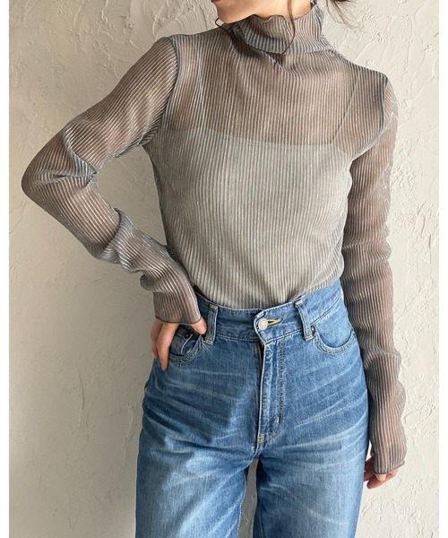 She's Closet(シーズクローゼット)の「ハイネック長袖グリッターラメシースルー/シアーロングTシャツカットソートップス(Tシャツ/カットソー・レディース・ブラック/ライトベージュ/ブラック×シルバー/オフホワイト/グレー・FREE)」の9枚目の写真