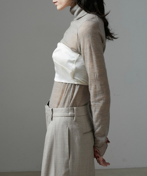 SALON adam et rope'（サロン アダム エ ロペ）の「アセテートサテンベアトップ（チューブトップ・レディース・ブラック/オフホワイト・M/S）」の9枚目の写真