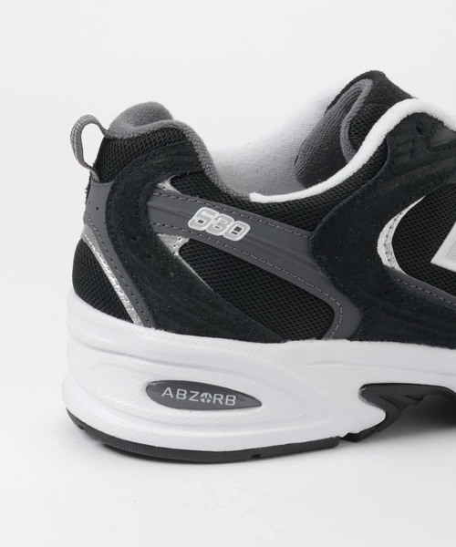 URBAN RESEARCH DOORS（アーバンリサーチドアーズ）の「NEW BALANCE　MR530（スニーカー・メンズ・ブラック・28/27/26）」の2枚目の写真