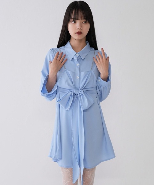 Uenui（ウニュイ）の「キャミソール レイヤード デザイン シャツワンピース（ワンピース・レディース・ブルー/ブラウン/ブラック・FREE）」の2枚目の写真