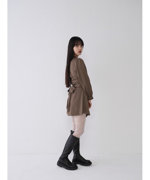 Uenui（ウニュイ）の「キャミソール レイヤード デザイン シャツワンピース（ワンピース・レディース・ブルー/ブラウン/ブラック・FREE）」の8枚目の写真
