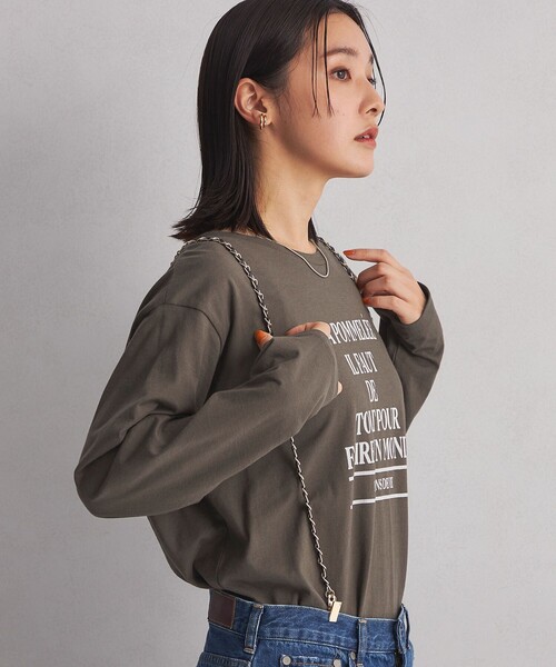 green label relaxing(グリーンレーベルリラクシング)の「<at ease>タイポグラフィック ロングスリーブ カットソー(Tシャツ/カットソー・レディース・ベージュ/ブラウン/ホワイト・FREE)」の7枚目の写真