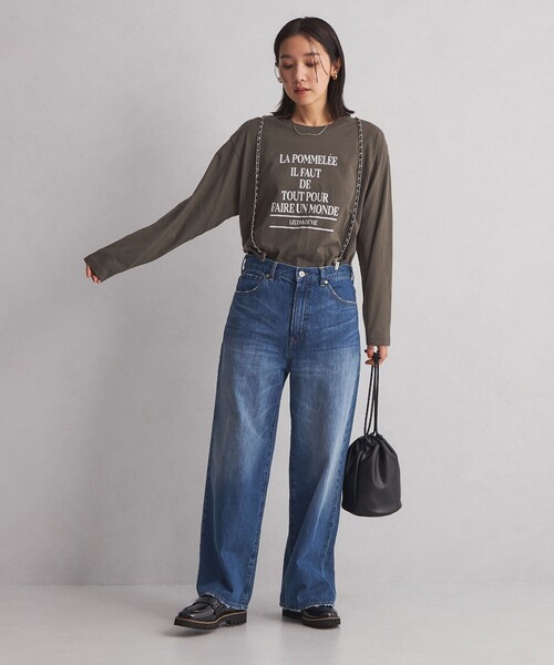 green label relaxing(グリーンレーベルリラクシング)の「<at ease>タイポグラフィック ロングスリーブ カットソー(Tシャツ/カットソー・レディース・ベージュ/ブラウン/ホワイト・FREE)」の9枚目の写真