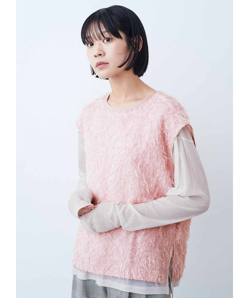 IEDIT(イディット)の「IEDIT 一枚でもレイヤードにもコーデに華やぎをプラスするシアーシャギーベスト(ベスト・レディース・ブラック/ホワイト/ピンク・X-LARGE/XX-LARGE/LARGE/MEDIUM/SMALL/XXX-LARGE)」の1枚目の写真