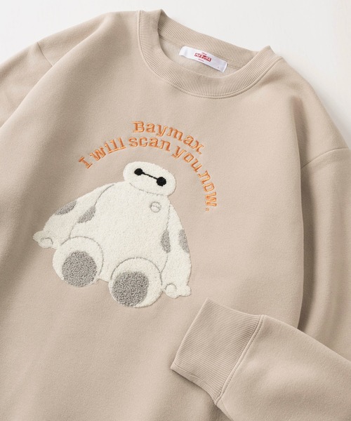 Disney(ディズニー)の「【Disney/ディズニー】アートワークデザイン キャラクターサガラ刺繍 裏起毛 クルーネックスウェット/トレーナー/ビッグシルエット(スウェット・レディース・ネイビー/ベージュ/ライトグレー/グリーン・M/L)」の2枚目の写真