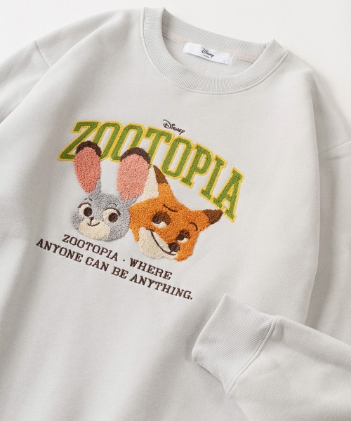 Disney(ディズニー)の「【Disney/ディズニー】アートワークデザイン キャラクターサガラ刺繍 裏起毛 クルーネックスウェット/トレーナー/ビッグシルエット(スウェット・レディース・ネイビー/ベージュ/ライトグレー/グリーン・M/L)」の1枚目の写真