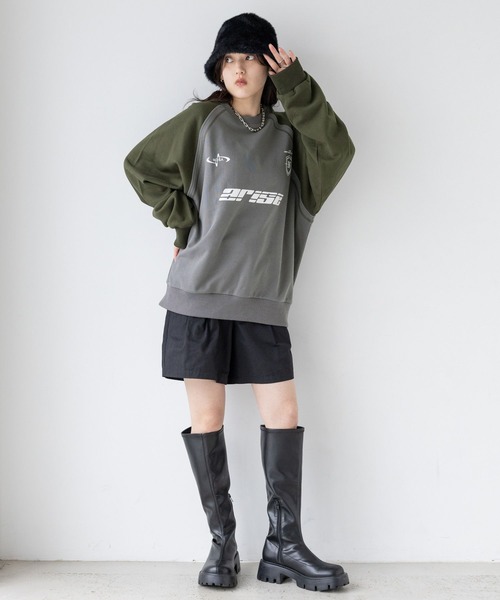 RAGEBLUE（レイジブルー）の「配色ラグラン/ゲームシャツスウェット（スウェット・レディース・ブラック×ホワイト/グレー系・FREE）」の11枚目の写真