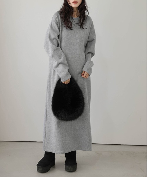La-gemme（ラジェム）の「裏起毛スウェットロングワンピース（ワンピース・レディース・ブラック/グレー/モカ/オートミール・フリー）」の2枚目の写真