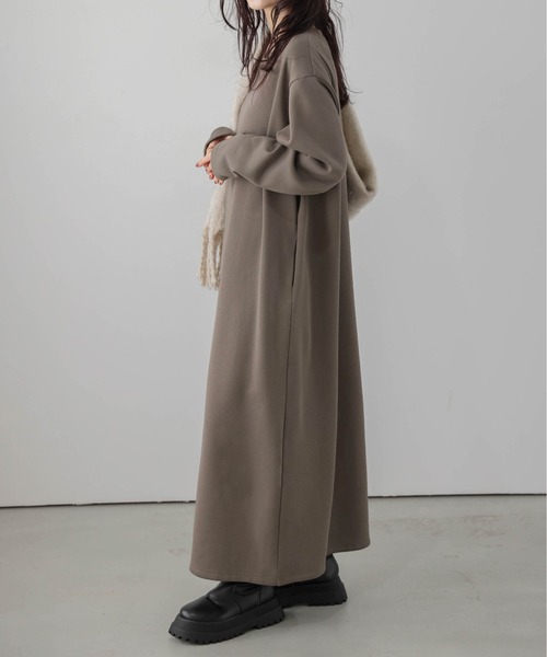 La-gemme（ラジェム）の「裏起毛スウェットロングワンピース（ワンピース・レディース・ブラック/グレー/モカ/オートミール・フリー）」の14枚目の写真